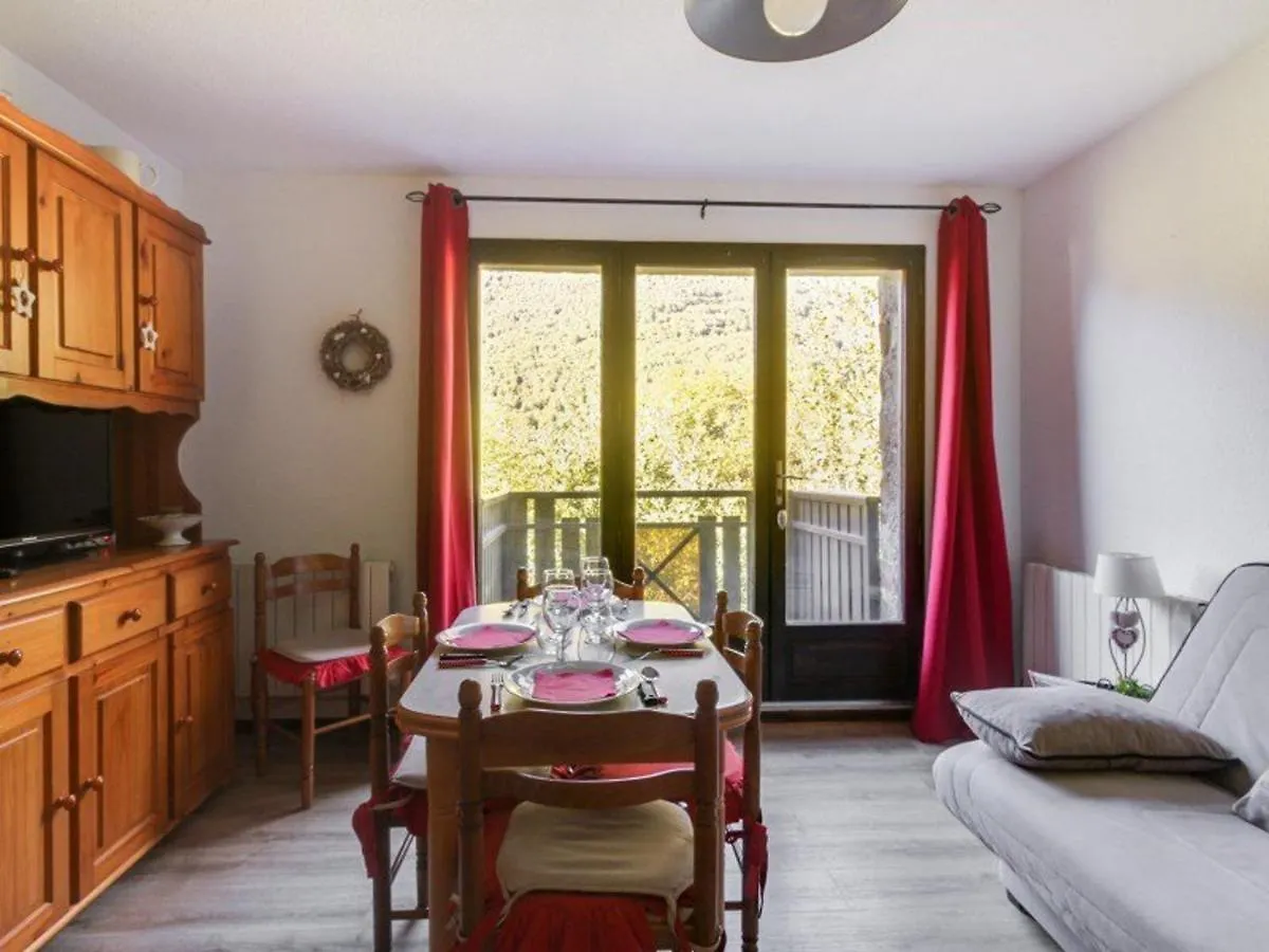 Appartement T3 Duplex 6 Pers. Avec Cheminee Et Balcon A Esquieze-Sere - Fr-1-402-70 0*,  France